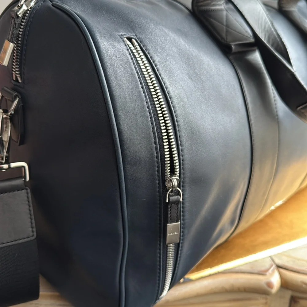 Bugatchi Leather Weekender Duffel Bag in Navy and Black Leather